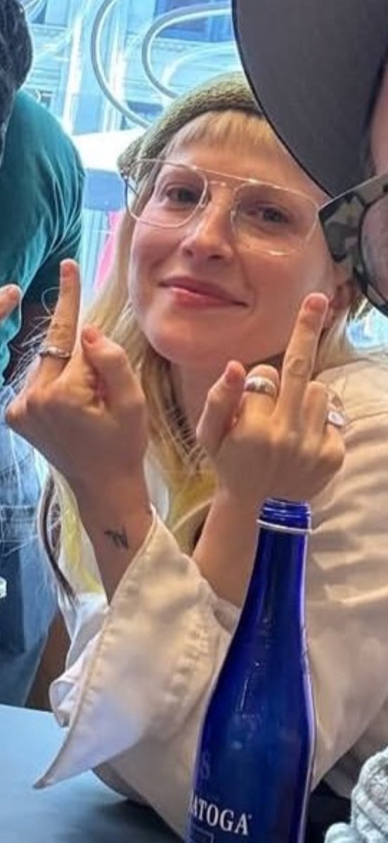 Brit. 💛 tweet media