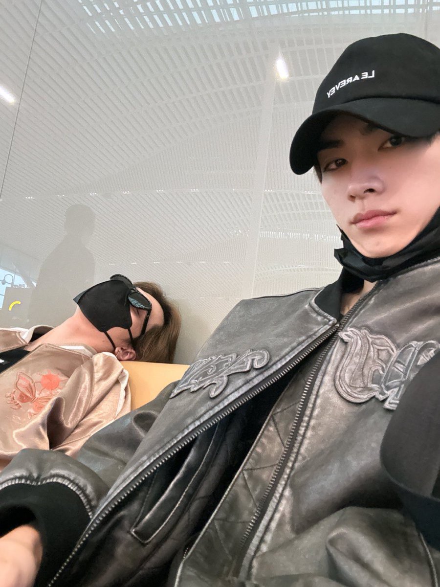 henderyloml_'s tweet photo. xiaodery evidently love to capture the moments where the other is sleeping… this feels so domestic 🥹😭 https://t.co/blOQ8zDg48