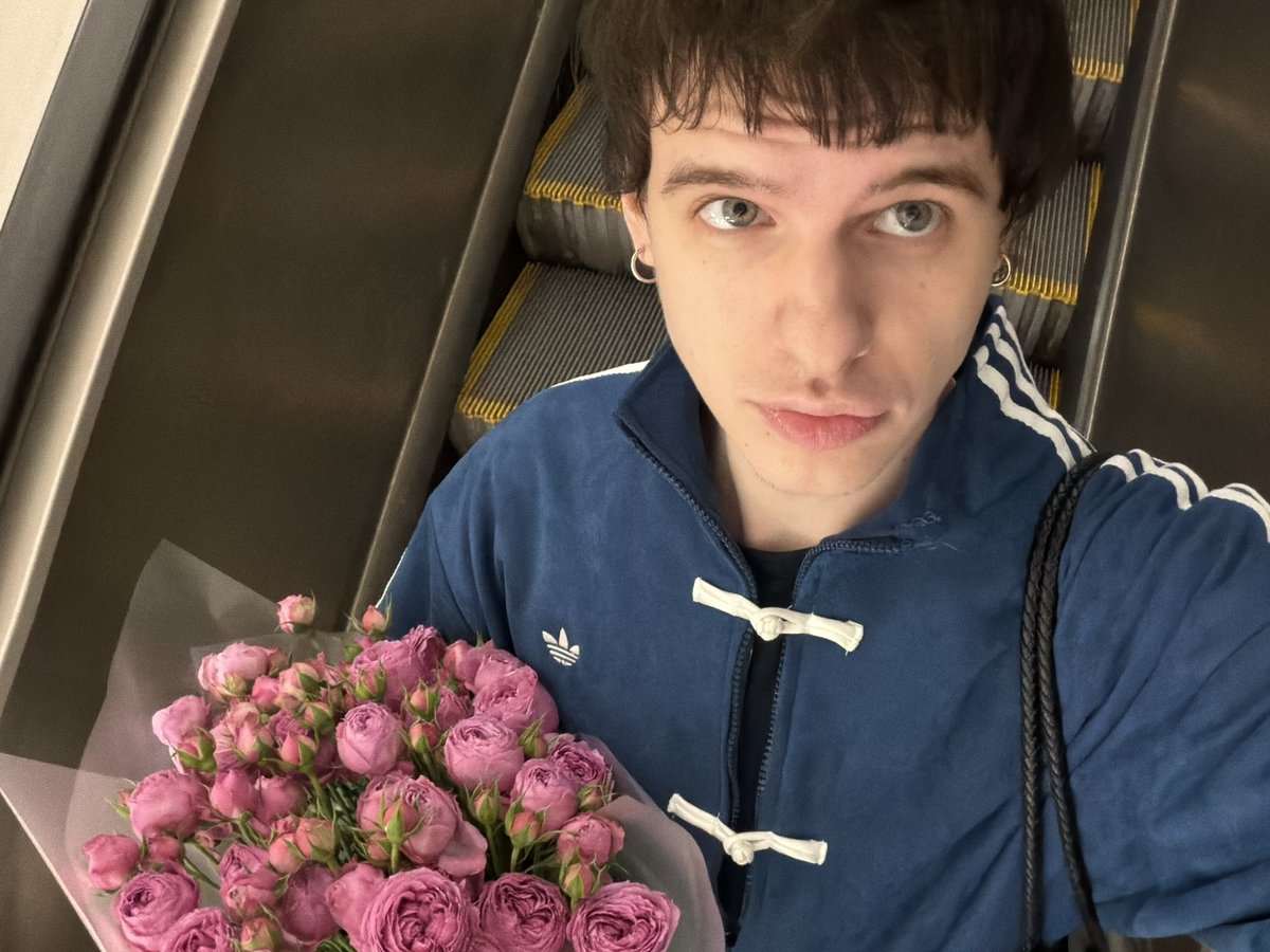 denis tweet media