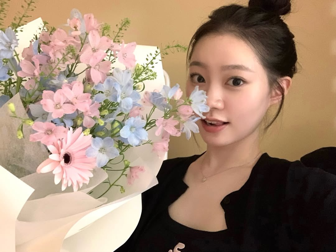 S2ver__'s tweet photo. 260502 수민이 인스타 업로드 (4/5)
💗🩵💐
#김수민 #KIMSUMIN https://t.co/beAIgi2myY
