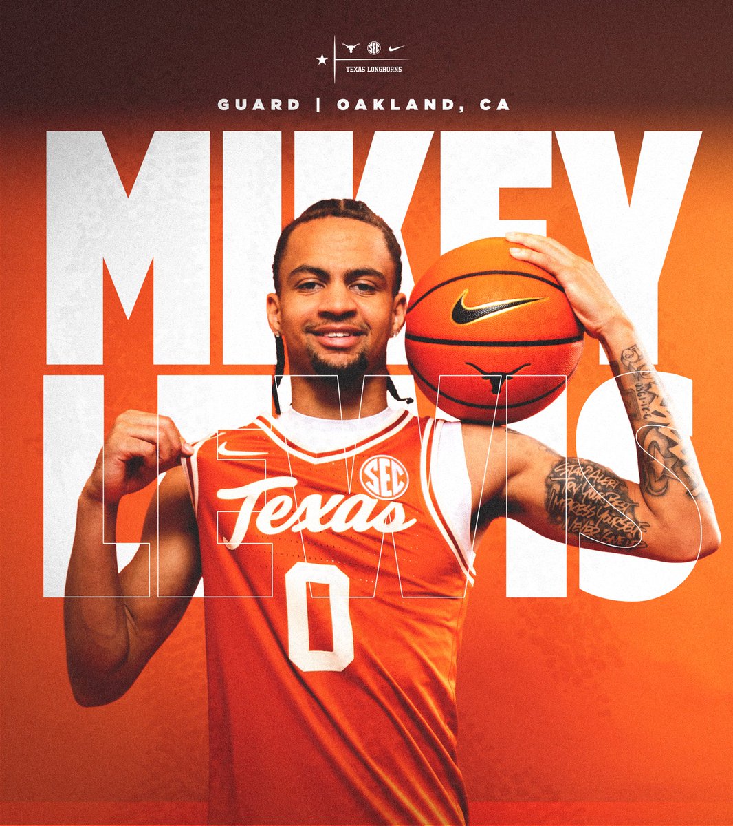 TexasMBB's tweet image. Mikey Lewis, welcome to Texas 🤘

#AlwaysCompete | @MikeyLewis05