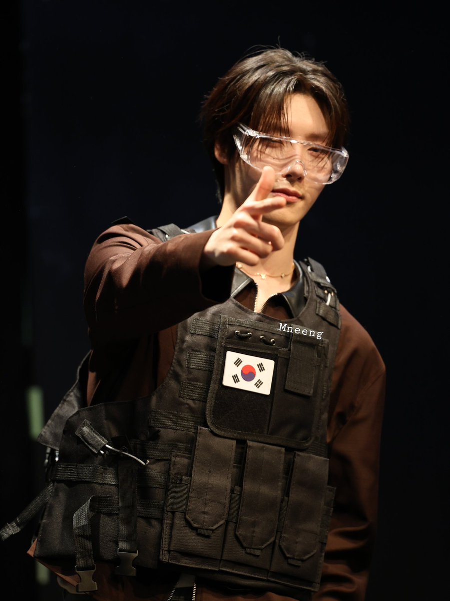므닝 tweet media