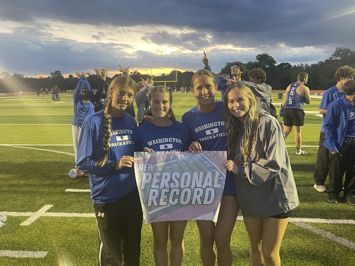 CoachOlszowka's tweet image. Congratulations Josie Keiser, Grace Owenby, Kathryn Figas, &amp;amp; Lena Wulff… NEW SEASON BEST in the 4x800m Relay at the Francis Howell Invitational!  #TEAM