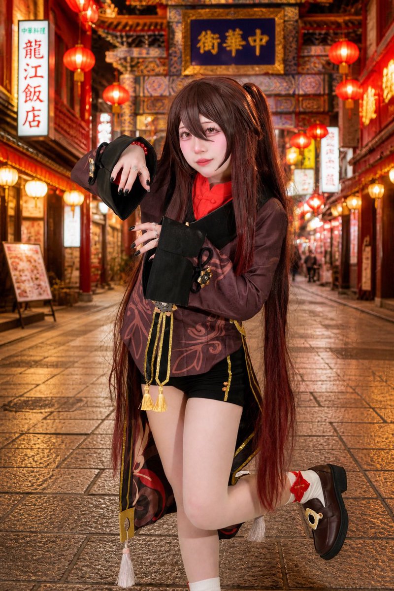 cos 胡桃

 ⟡.──路地裏に潜む漆黒の詩人とは、
                            私のことよ！─── .⟡ 

 #ハコアム 
⚠︎︎背景AI加工