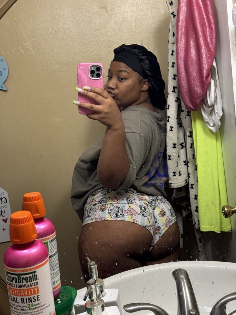 Ms. F!NEE $HITT tweet media