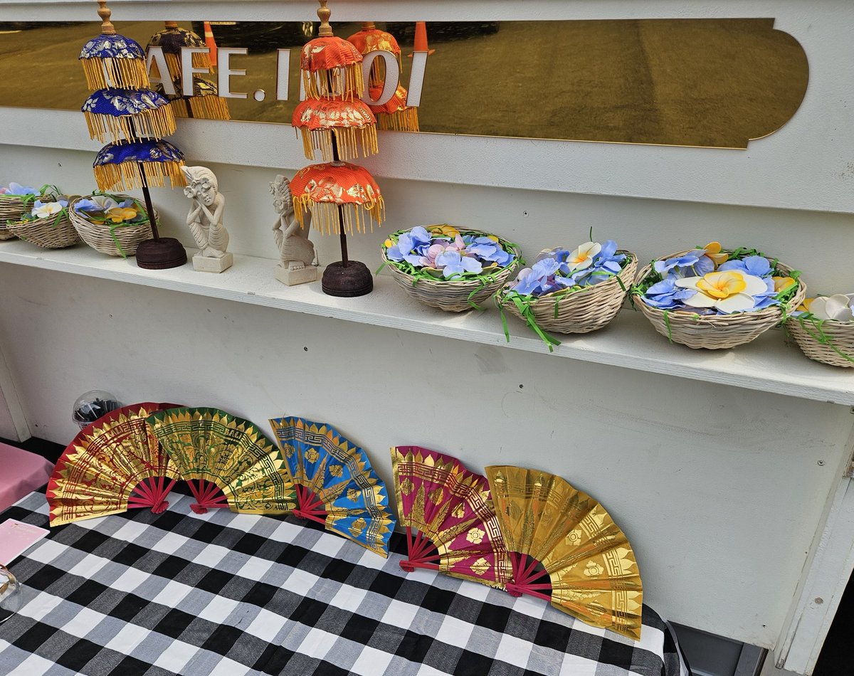 bogummagicID's tweet photo. "He also tried using the (Balinese) handfan and really loved it ☺️"

3/3 https://t.co/LvglY1ZpSJ