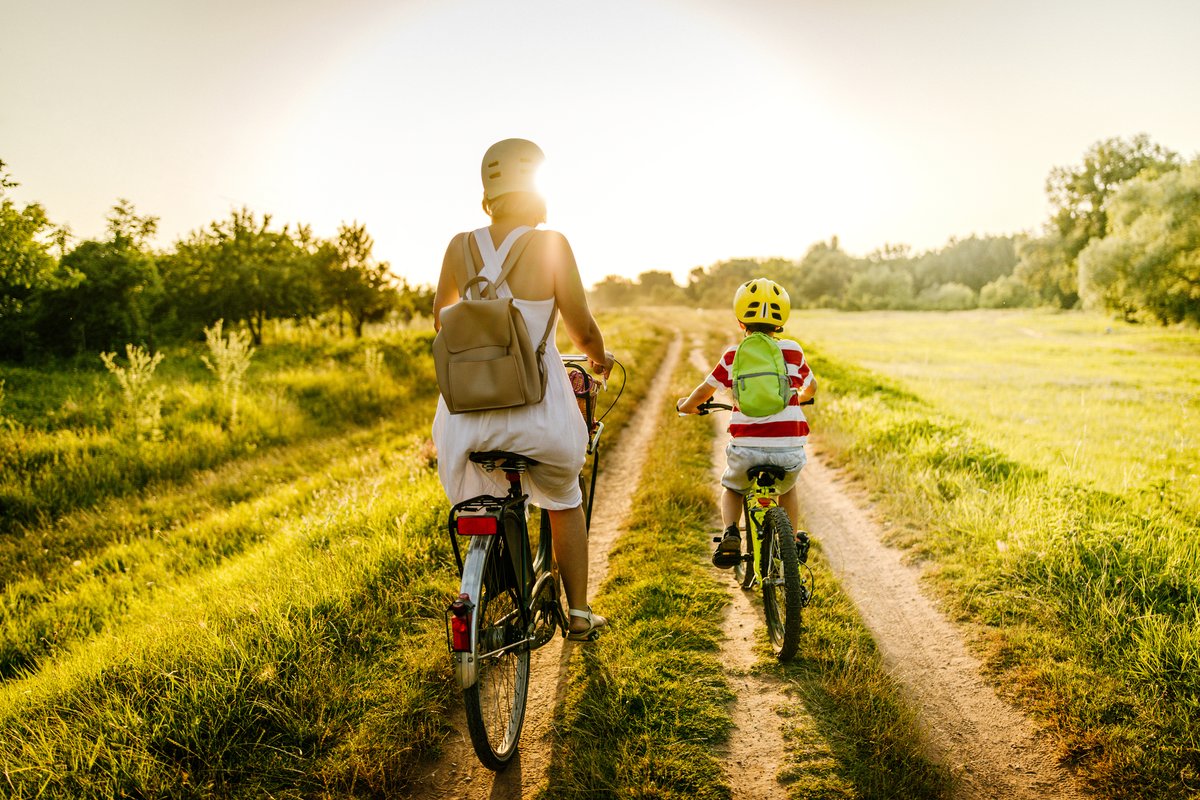 FoDDC's tweet photo. 🧚Create some family magic with a visit to the Forest of Dean and Wye Valley. ⛳Ride a steam train through the forest, try your hand at adventure golf, or take on one of the many cycling trails - the choice is yours! 👩‍👩‍👦‍👦Start planning your family fun day 👇
https://t.co/WbjIJXoSHI https://t.co/zwW9JzrYFX