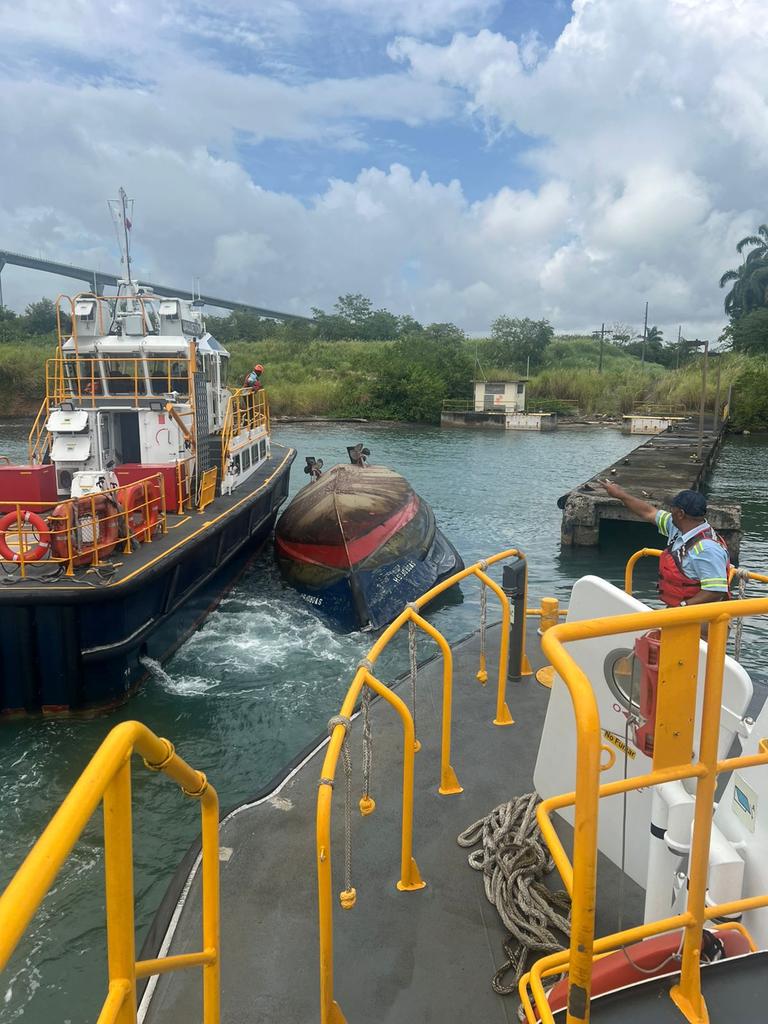 UCOCPTY's tweet photo. Los discursos de "seguridad" de la adm/jd @canaldepanama contrastan ruidosamente con la realidad. 2 accidentes graves en una semana indican que la administración sigue evadiendo la regulación de procedimientos de seguridad, con un precio que solo pagamos los trabajadores de campo https://t.co/X0L0eMU3tp