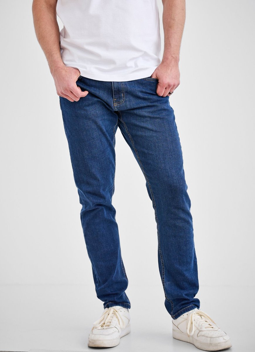 HammerMade's tweet photo. Built to hold its shape—day in, day out. Italian-milled denim with a denser, more substantial feel, balanced by controlled stretch that moves with you while maintaining a clean, consistent silhouette.

Discover the Italian Denim🇮🇹👖: https://t.co/MpG5PEnzAh

#HammerMade #WearAHammerMade #ModernMenswear #Minnesota