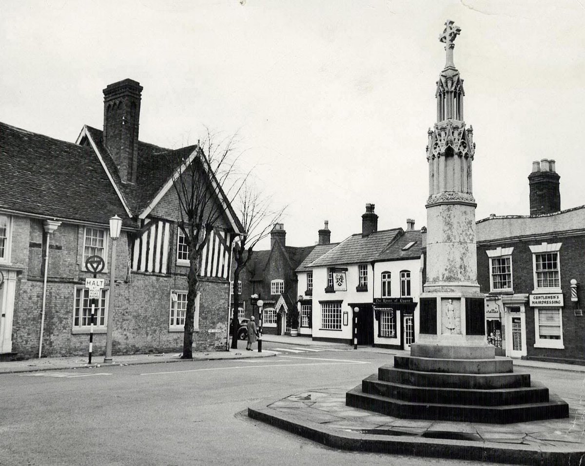 SolihullUpdates's tweet image. The Square in #Solihull - 1964