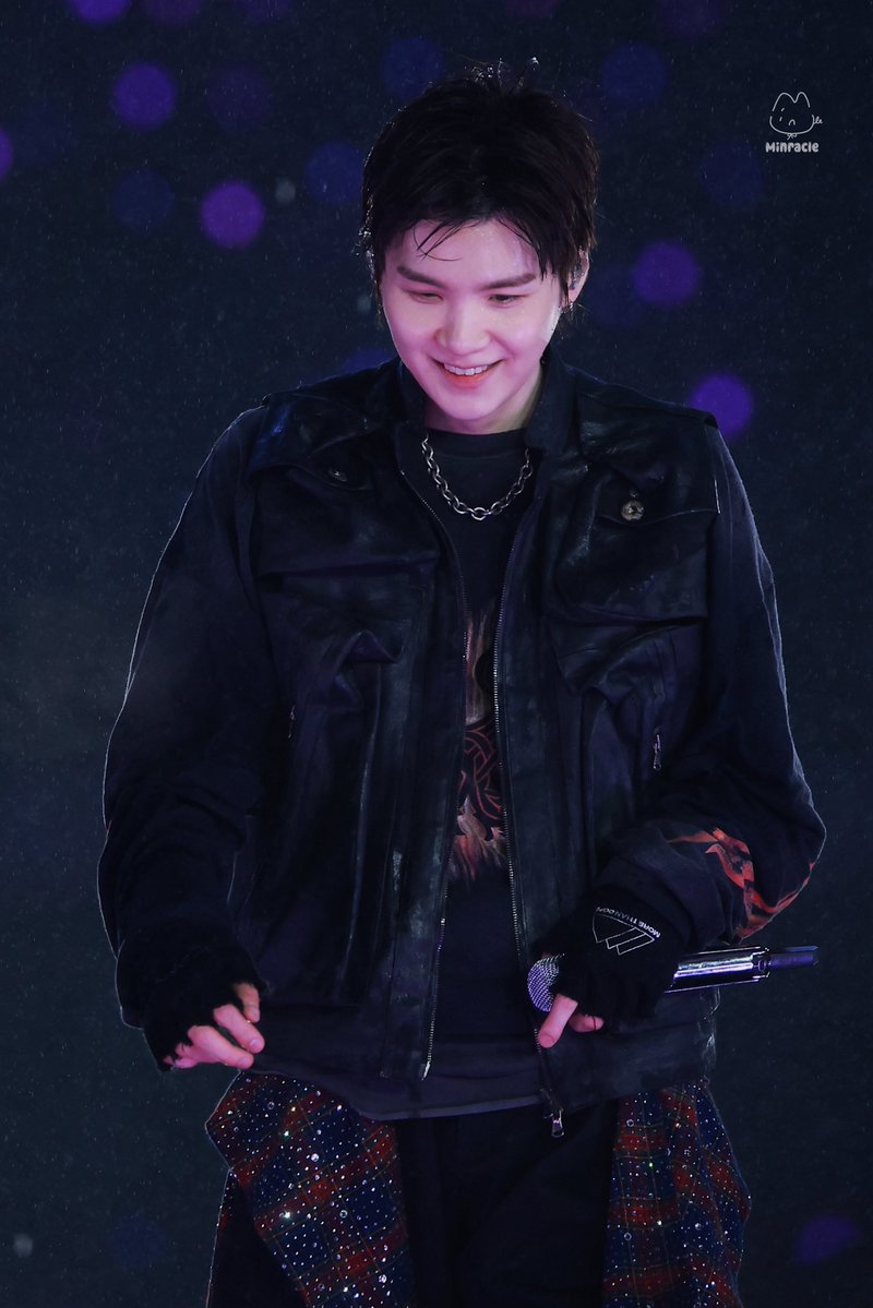 minracle_93's tweet image. 260409 Arirang Tour in Goyang D1

🌧️🐱

#SUGA #슈가 #AgustD #민윤기 
#방탄소년단 #BTS 
#BTS_WORLDTOUR_ARIRANG
#BTS_WORLDTOUR_ARIRANG_GOYANG