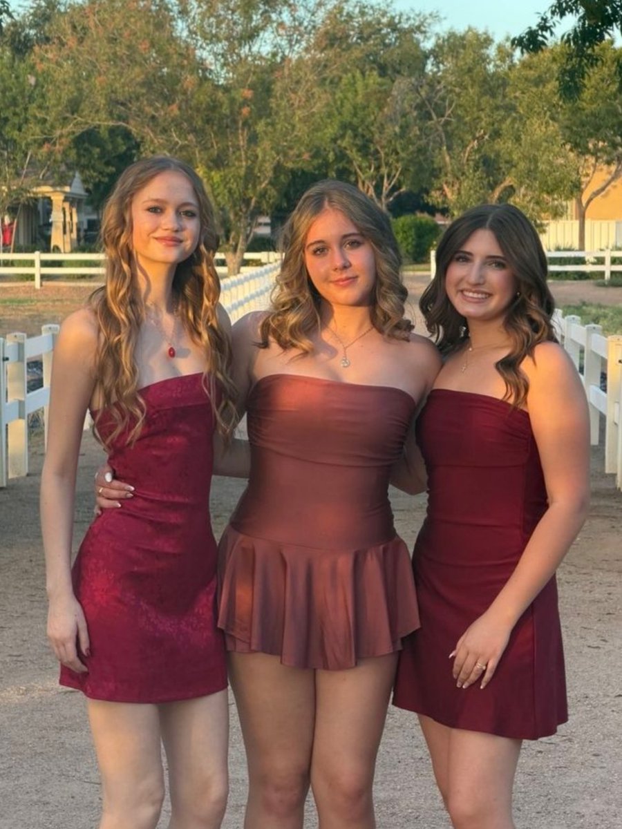 Club Moms tweet media