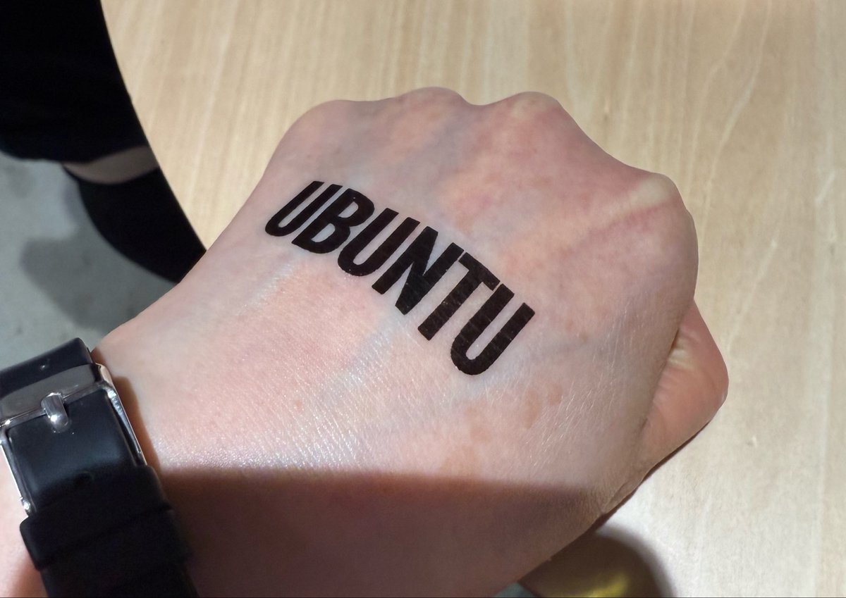 naonao1170511's tweet image. miraさんへ✨
UBUNTUシールを作成して、さらに付けてくださり、ありがとうございました🙏
#アルティーリ千葉
#UBUNTU