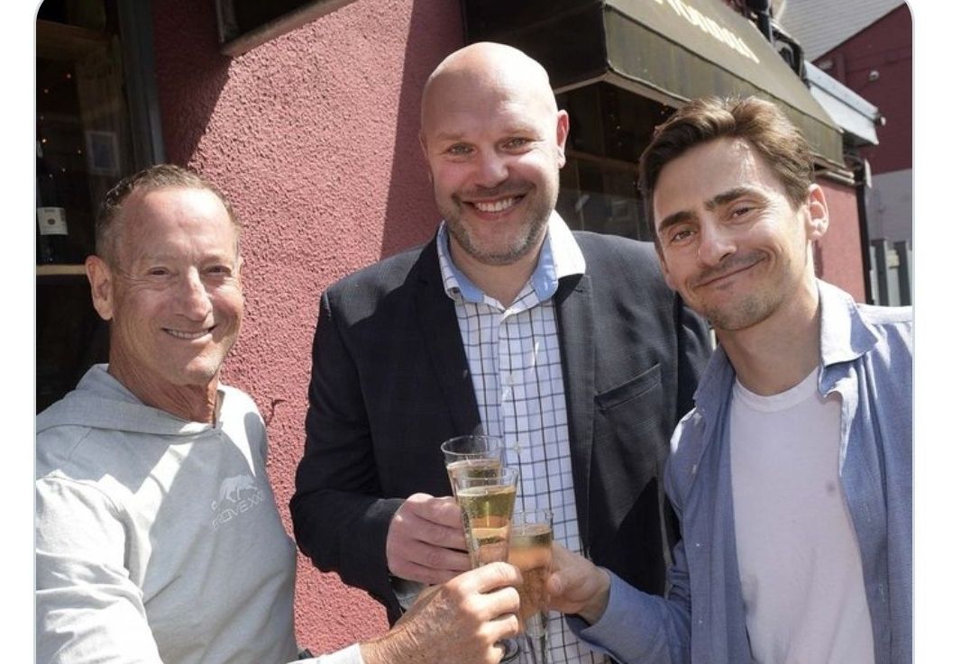AHaglington's tweet image. New #American owners take over at #Sheffield #Wednesday ⚽️ 
(with no #EFL 15 point deduction to start next season relegated to #LeagueOne)
🥂
#SWFC #Reborn 
Good luck to #DavidStorch
#TomCostin 
#MichaelStorch