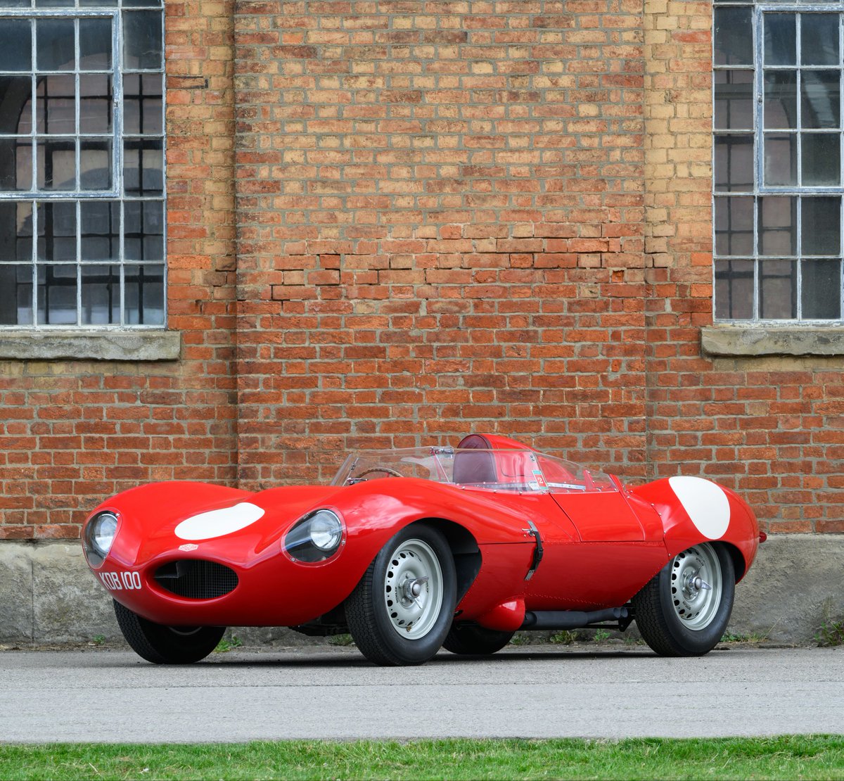 Rinoire's tweet image. #Caturday
#Jaguar D-type
📸 Fluid Images