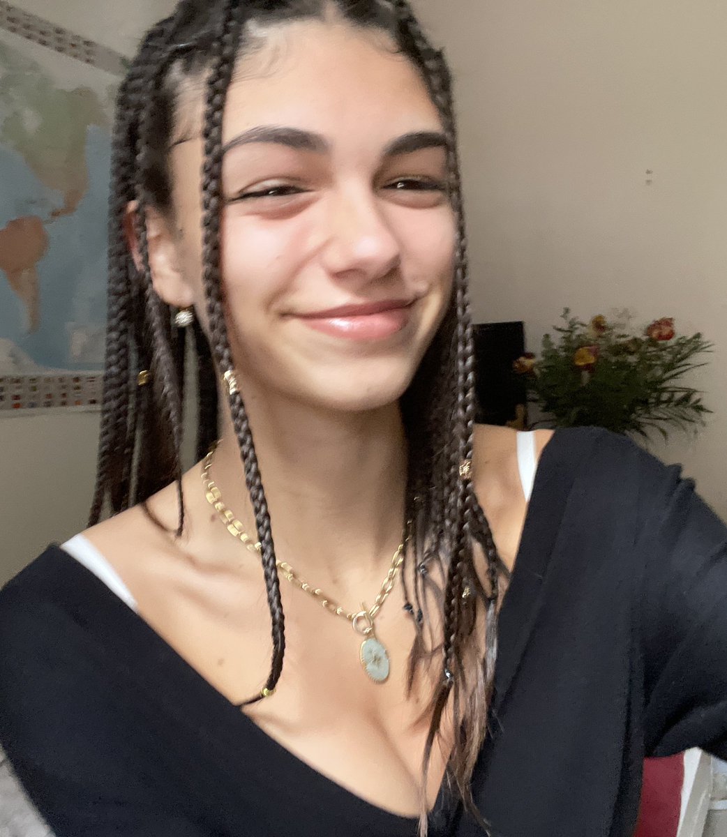Louisearr5 tweet media