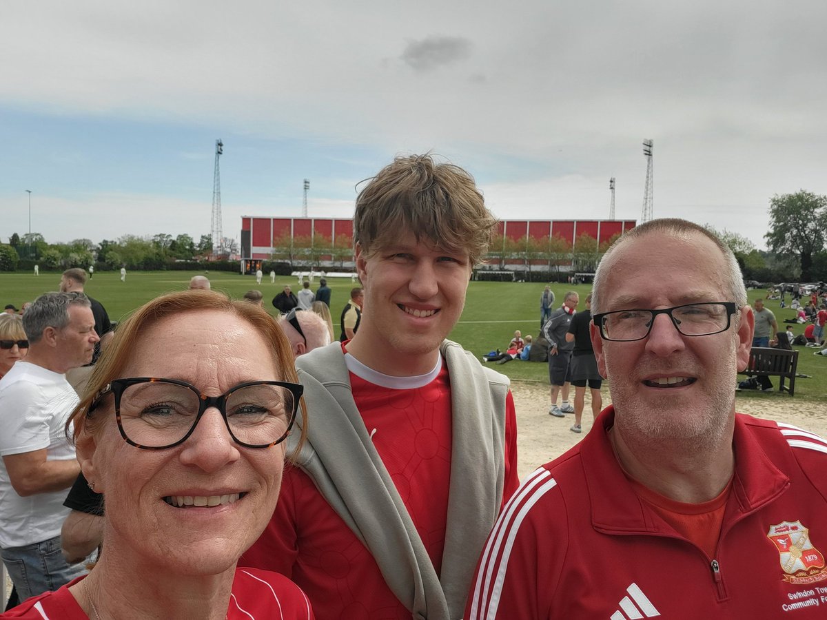 HebbyGold2's tweet photo. First time @swindoncricket 🍺 #STFC https://t.co/AlS6aLI8mT