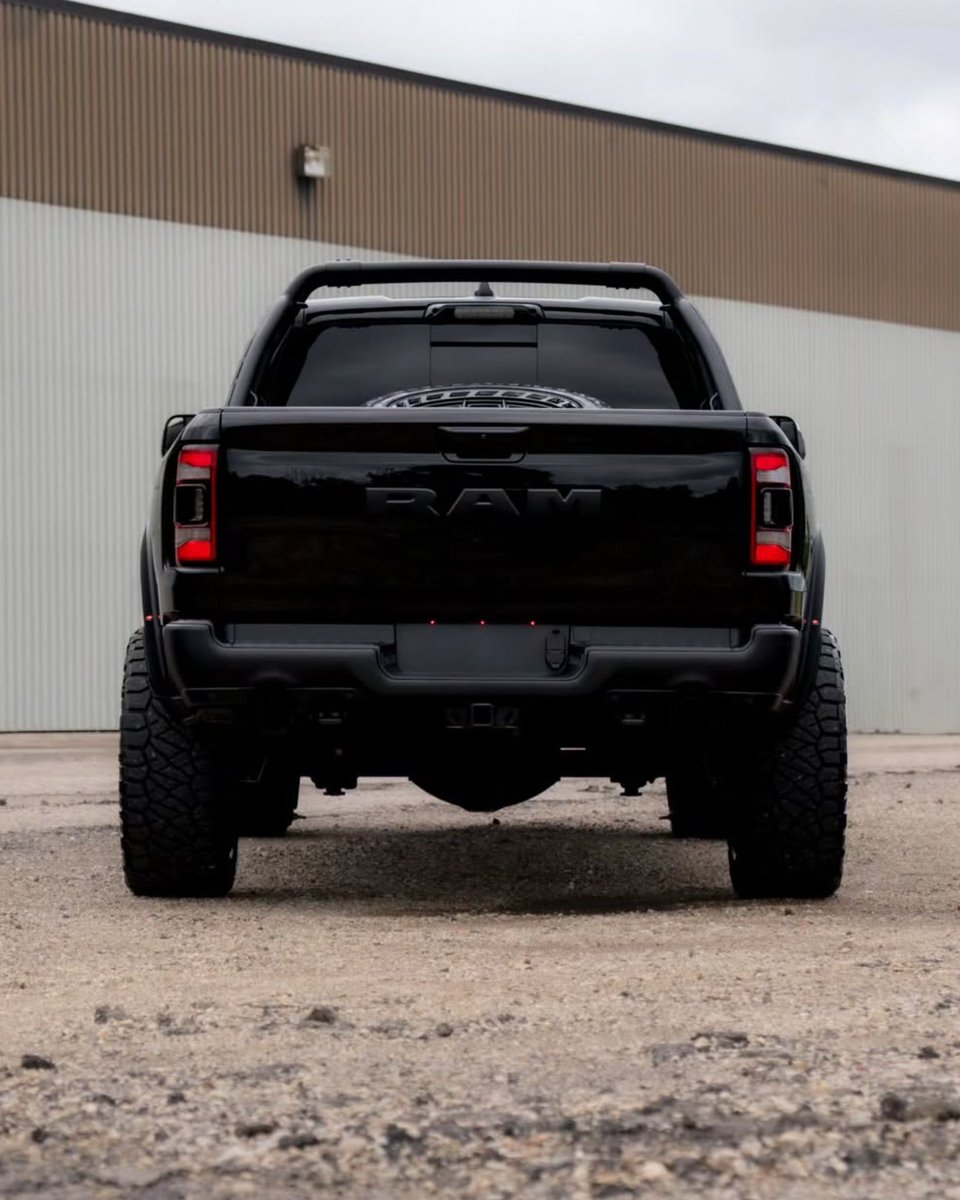 autochat360's tweet photo. This Ram TRX on 24x12s is straight menace 😤 https://t.co/jVBiuoKWct