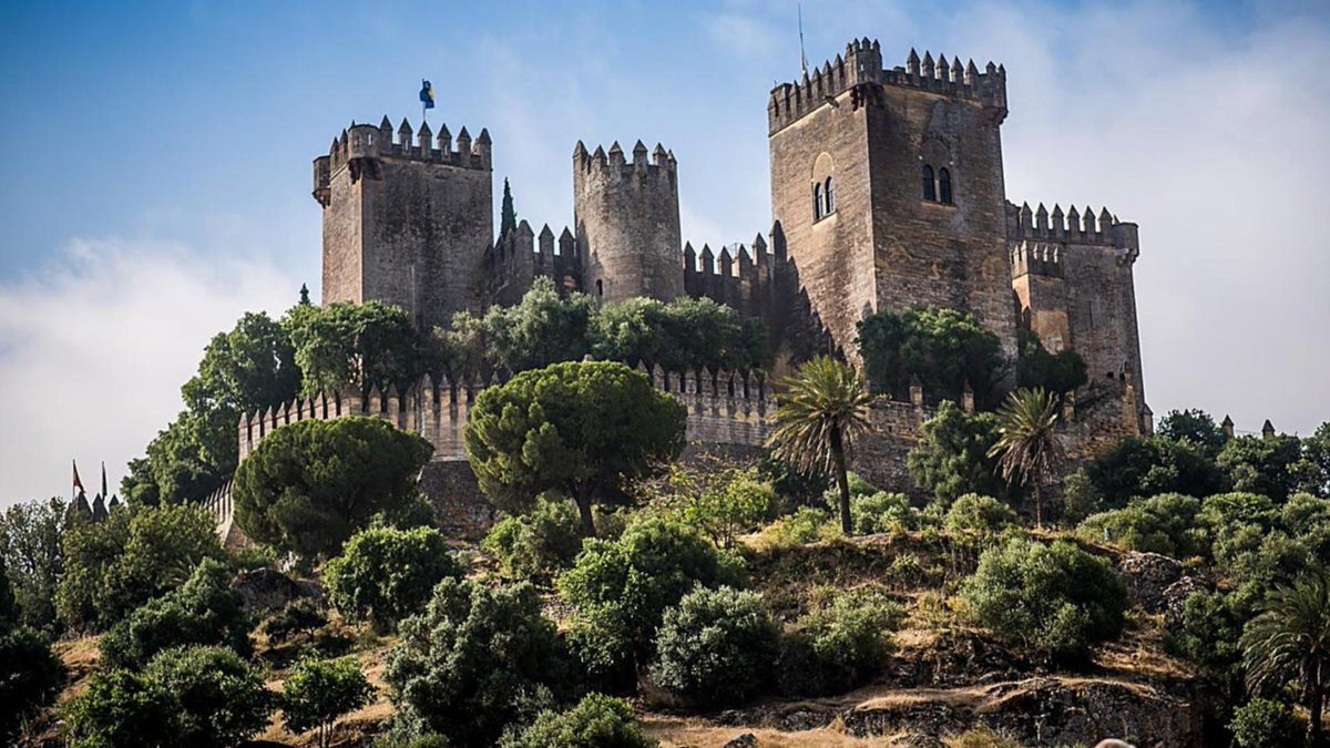 Ciencia_EE's tweet photo. Parece Juego de Tronos, pero es España: el imponente castillo del siglo VIII donde se rodó la serie de HBO https://t.co/QzyqjTIS8r