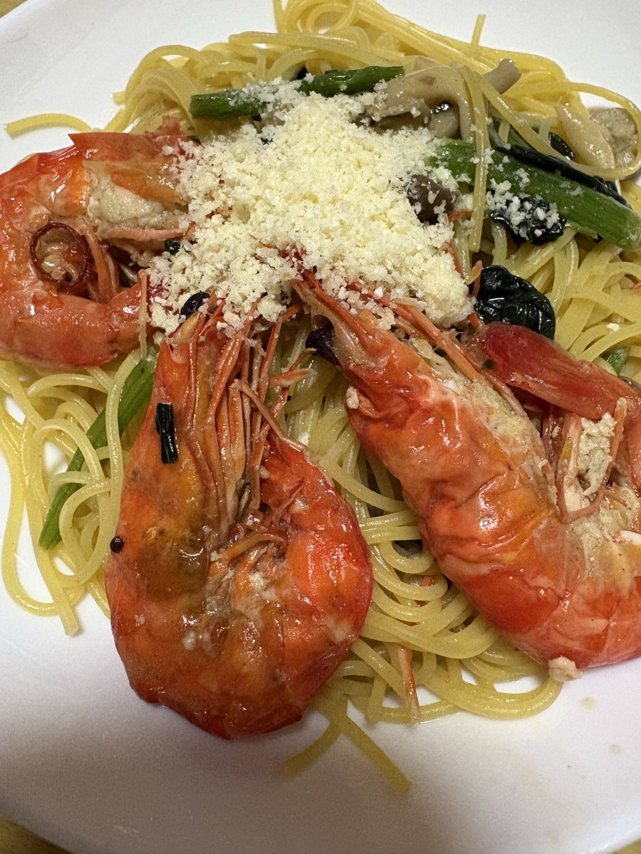take06kiku09's tweet photo. ここ最近の夕食🍽️
かなり美味しい時の料理
エビと牡蠣の贅沢グラタン
牡蠣とほうれん草のクリームパスタ
エビとキノコとほうれん草のペペロンチーノ
エビは天使のエビ
丸ごと食べれる　頭も食べれるから　最高
#おうちごはん　#夕飯　#グラタン　#クリームパスタ　#ペペロンチーノ　#天使のエビ　#カキ https://t.co/4J3G48Lwui