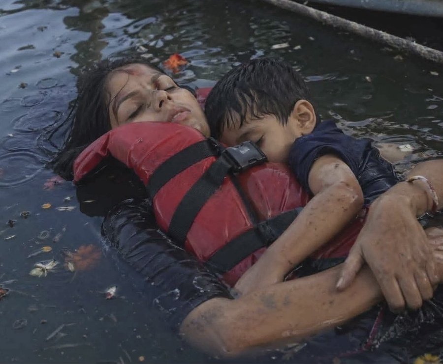 chirag54603's tweet image. " A mother is she who can take the place of all others but whose place no one else can take " by Cardinal Mermillod.
#Mother #Mothers #Love