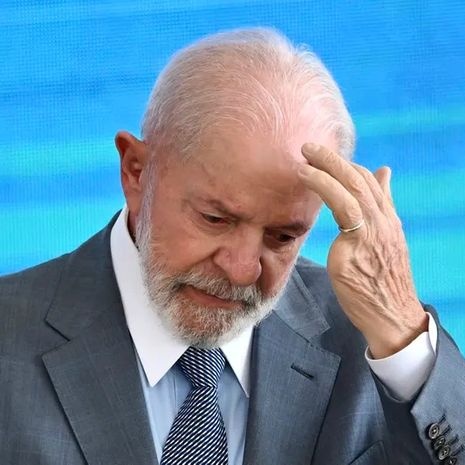 Não é o Léo Lins tweet media