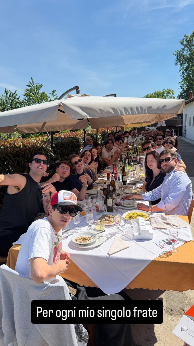 damianosource's tweet photo. 📷 | 02.05.2026 • Damiano David and Dove Cameron with his friends in Rome 🇮🇹 

via andyveloce https://t.co/OaC0dWqsID