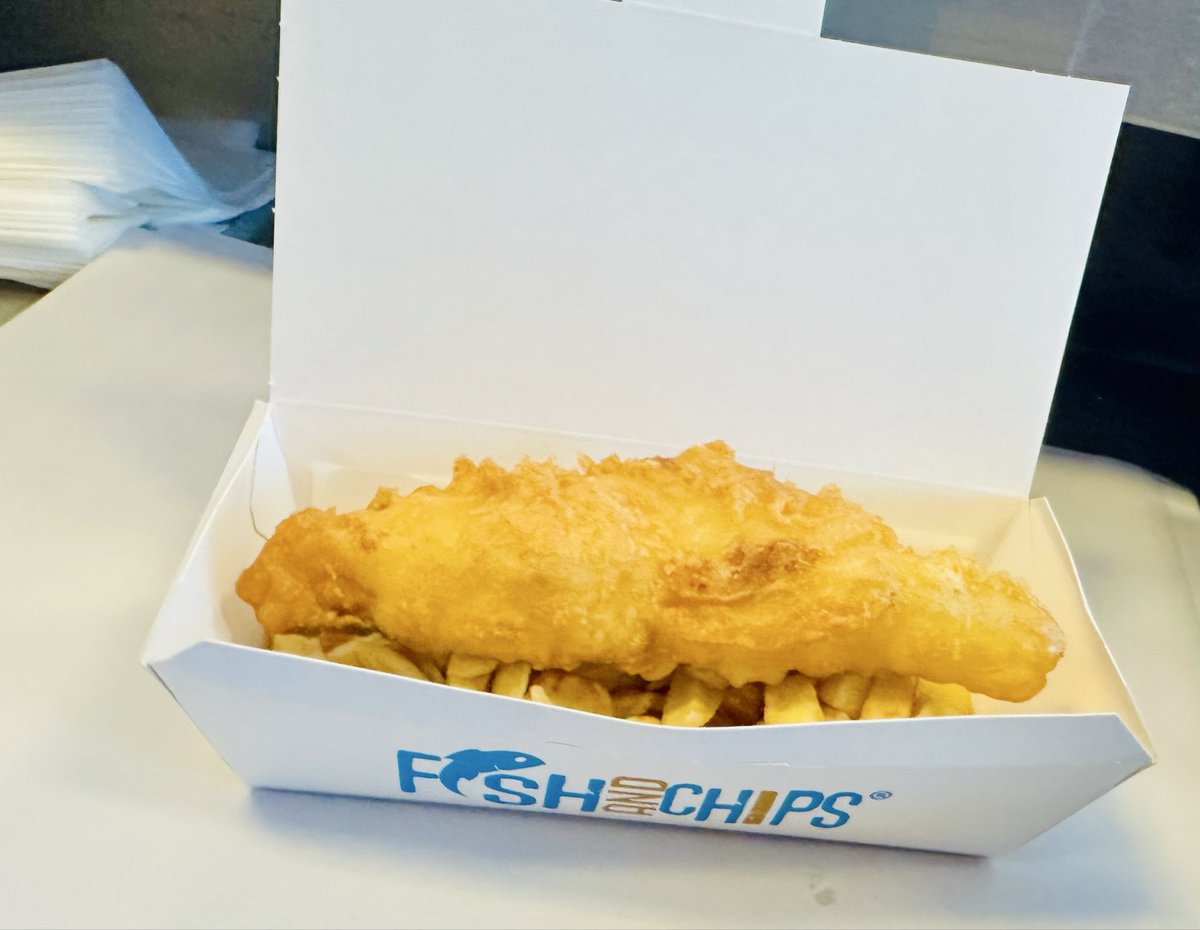 lukestradfish's tweet image. Did you know we have outside seating so you can enjoy #fishandchips in the sun? How about a picnic? We have a beautiful park &amp;amp; playground a minutes walk from us let us know &amp;amp; we will provide boxes, cutlery and napkins Open 12-1.30 &amp;amp; 5-8 pm
#glutenfree from 5 pm #papwortheverard