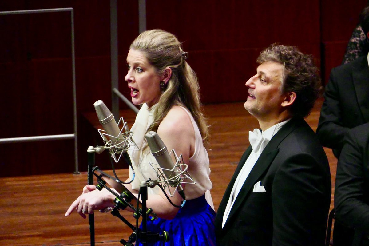tenorkaufmann's tweet photo. Danke Freiburg! 

Gleich: Liederhalle Stuttgart, am 3. Mai! 

Karten: https://t.co/TRqRKdMEIl

📸: Christine Cerletti https://t.co/ZhekXwGcIM