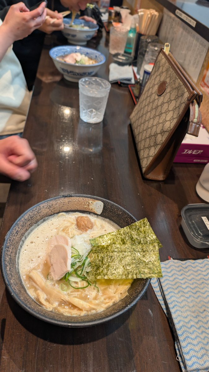 のりすけ tweet media