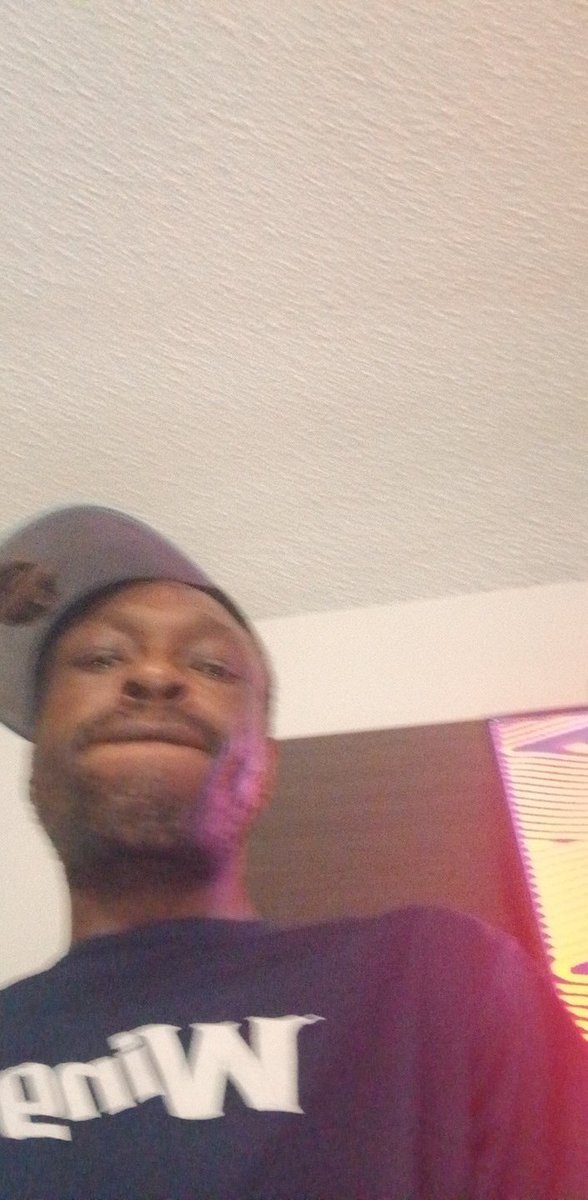 BLAQLACUR97's tweet photo. @Victoryairbt Upside Down..Frown.. https://t.co/jCVWiVbK00