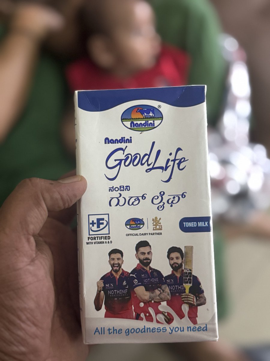 SimpleSuni's tweet image. ನಾನು ನಂದಿನಿ 
RCB ಗೆ ಬಂದೀನಿ ..
#nandini @RCBTweets #playbold 
Eat cricket
Sleep cricket
Drink NANDINI