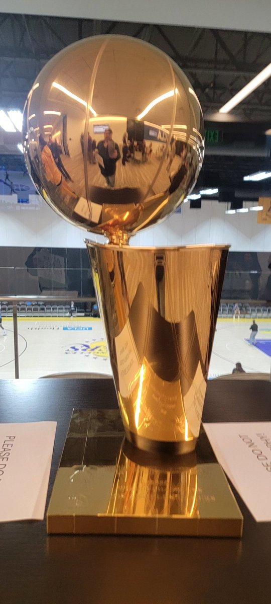 CyberMichaelM's tweet photo. Sad to report the SB Lakers are moving to Palm Springs 🌴 As a long time season seats holder, I will cherish all the fantastic moments and people we have met along the way! 🏀 From private events, team practices, behind the scenes tours , we had a blast ! #lakeshow #lakersnation https://t.co/30LUN8XEFM