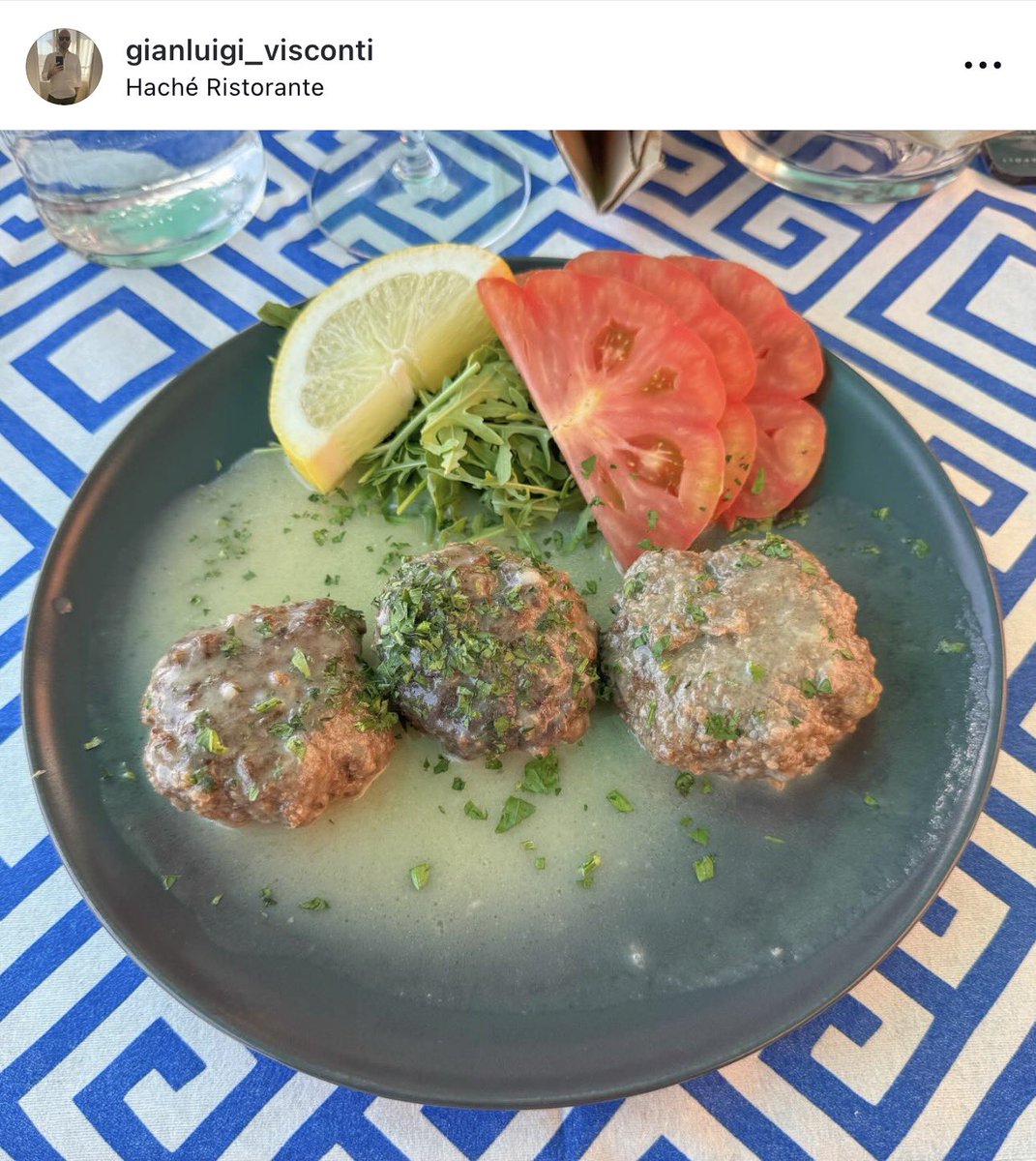 gianlu_1978's tweet photo. #lunch #food #wine #picoftheday #photooftheday #lovefood https://t.co/3tUDPZRjPY
