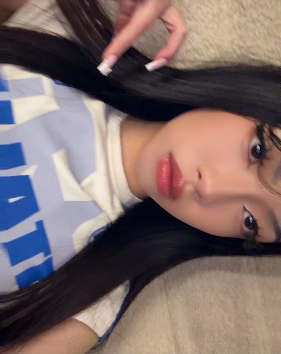 ティナ tweet media