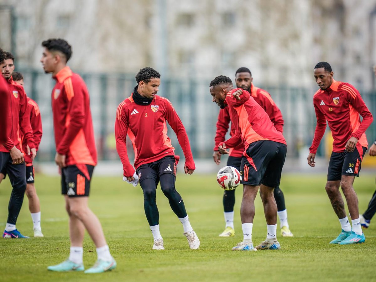 dhaspor's tweet photo. 📌 Zecorner Kayserispor, ikas Eyüpspor maçının hazırlıklarını tamamladı

📎 https://t.co/P5LWpA5tKg https://t.co/QDNG1AQatv