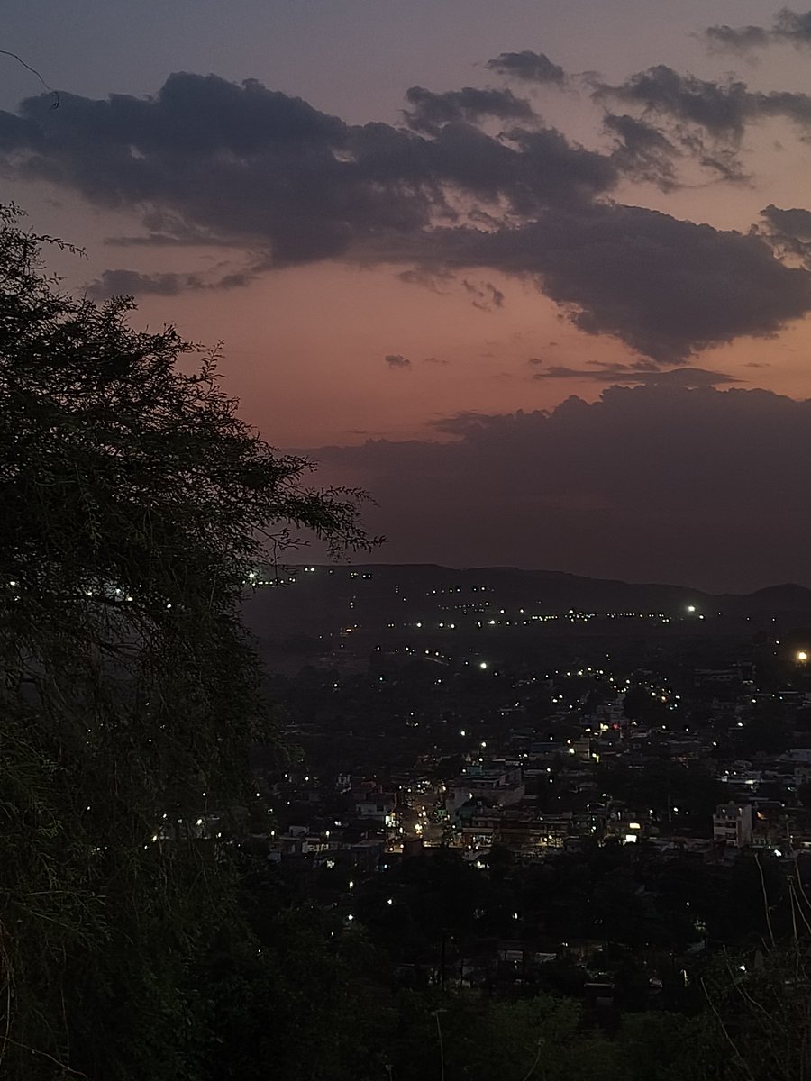 Paritosh_33's tweet image. Good evening guys..
#Saturday