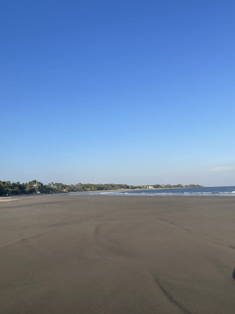 chiririvas's tweet photo. Oriente de oro en #ElSalvador #surfparadise #surfcity2 https://t.co/ztlMIXdYaQ