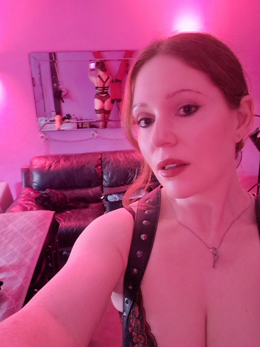 Miss Ivy Adrenaline tweet media