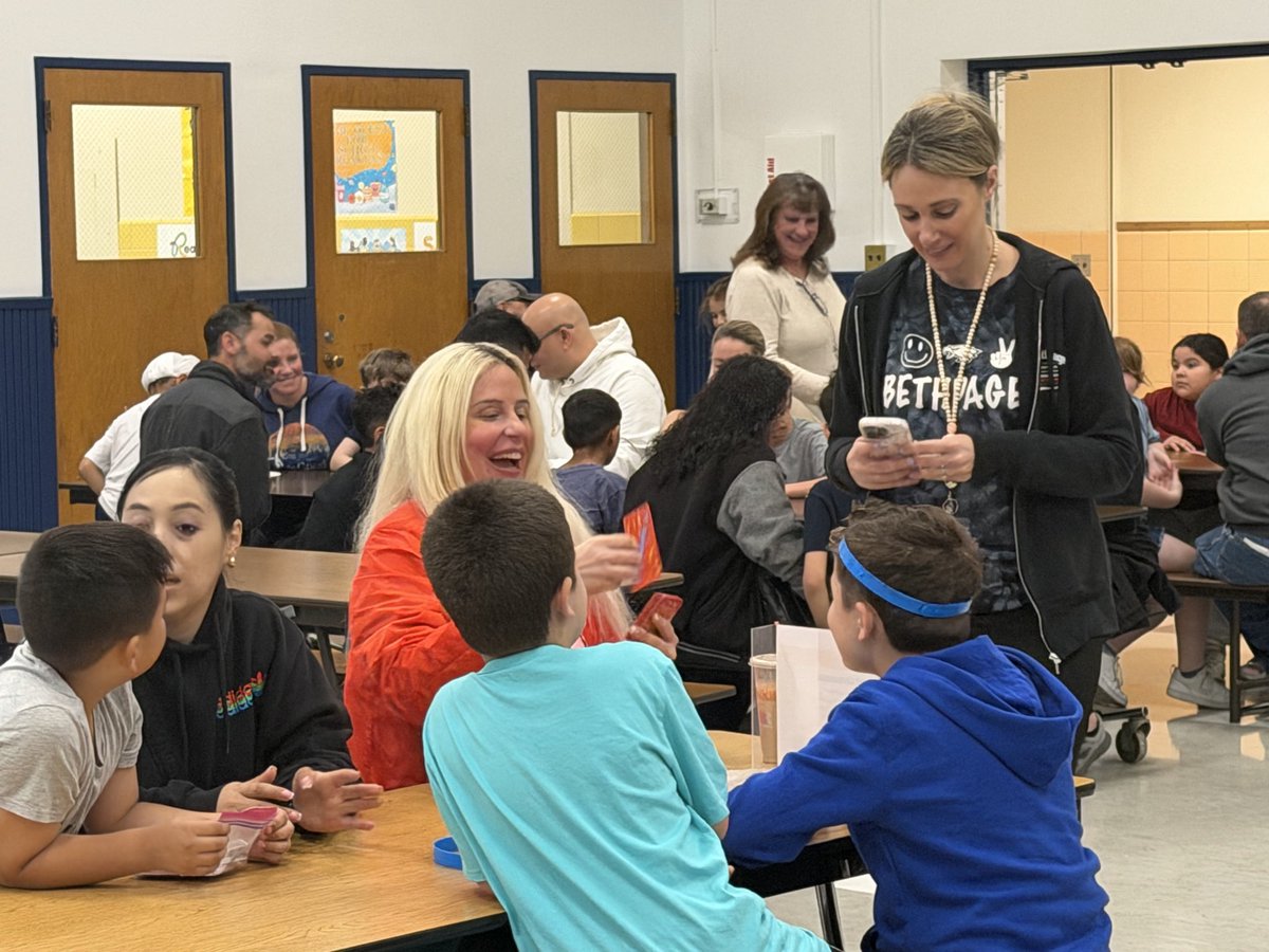 CBS_Bethpage's tweet photo. Our third grade students and special guests had a blast at Minute To Win It! Thank you Mr. Braglia for being the MC and Mrs. Tavormina for all her work behind the scenes for the event. 💙💛🇺🇸#WeAreBethpage https://t.co/QoX3xL3yZs
