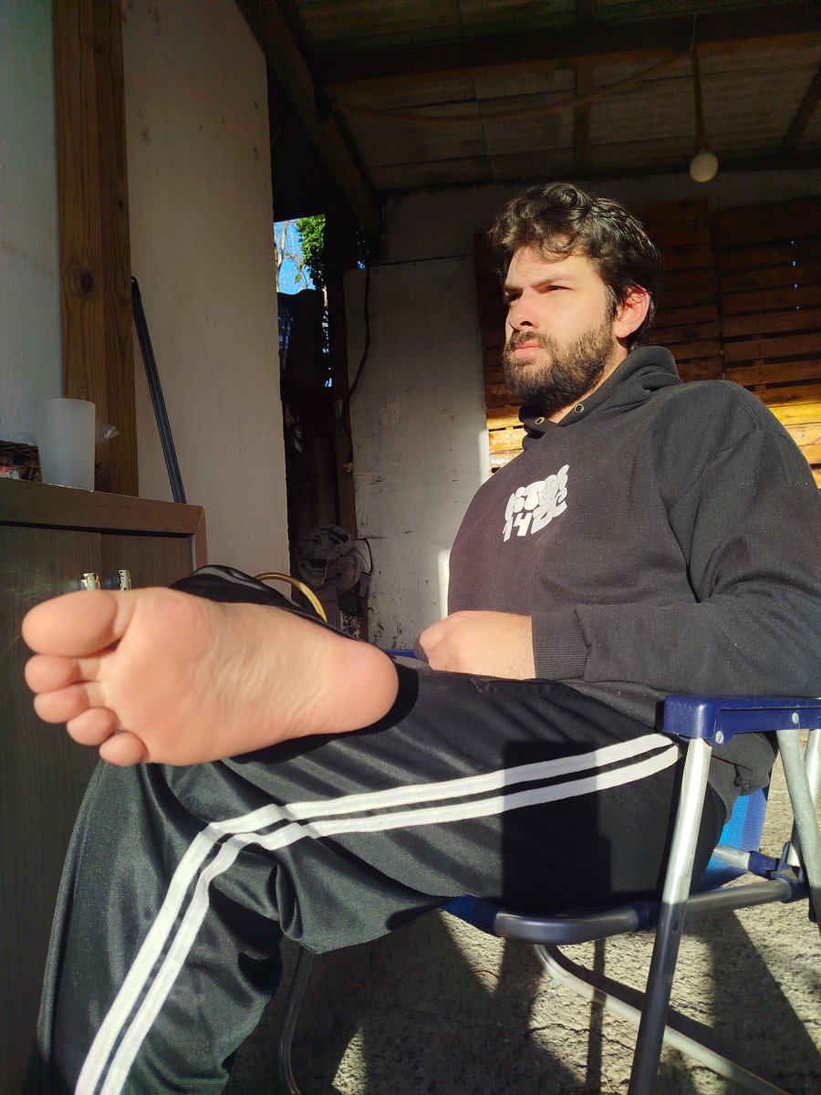 Bruno Big Feet tweet media