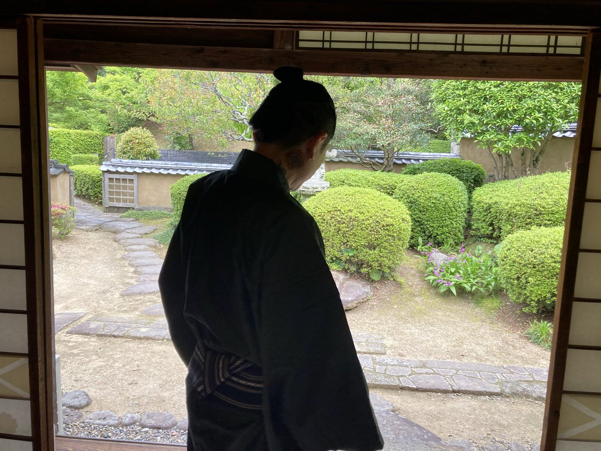 Amaneshi_k8s's tweet image. 今日は初めてのコラボ撮影。
たのしかった♪

動画編集がんばります。

#PV #箏 #盆栽