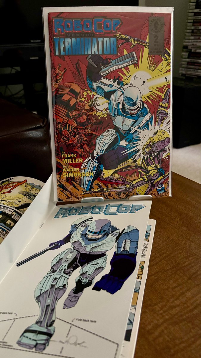 CanaDaBear1701's tweet photo. Frank Miller writes. Walt Simonson draws.  Cardstock cutout character inserts...😲....oh stop....you had me at RoboCop versus Terminator!
A 4 issue mini-series that's been in my collection for 34 years. This is what licensed comics are all about.
#MyComics https://t.co/Vy6BEyY6Yp