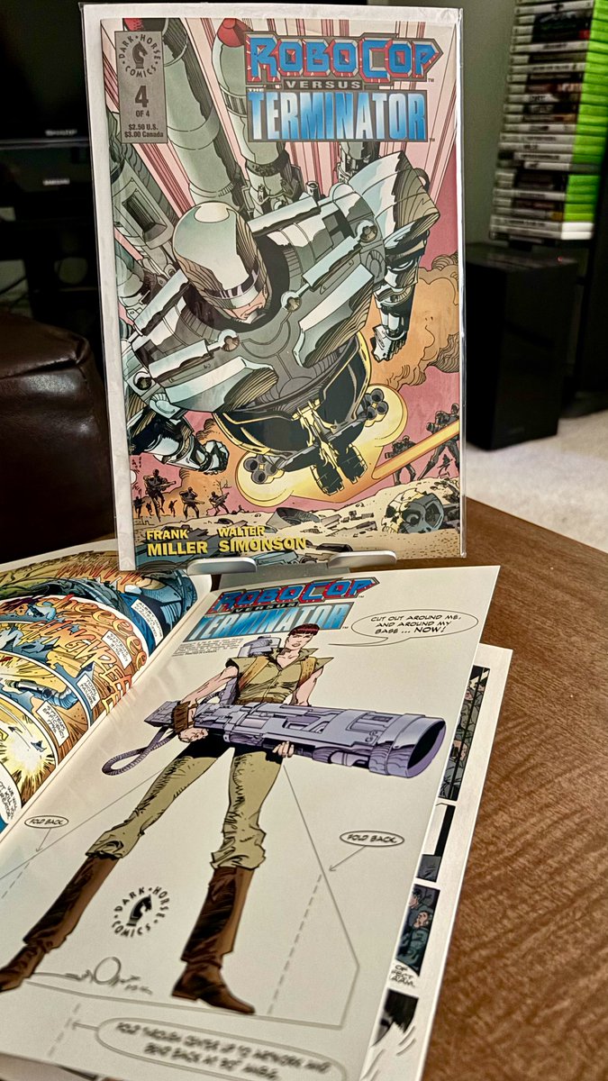 CanaDaBear1701's tweet photo. Frank Miller writes. Walt Simonson draws.  Cardstock cutout character inserts...😲....oh stop....you had me at RoboCop versus Terminator!
A 4 issue mini-series that's been in my collection for 34 years. This is what licensed comics are all about.
#MyComics https://t.co/Vy6BEyY6Yp