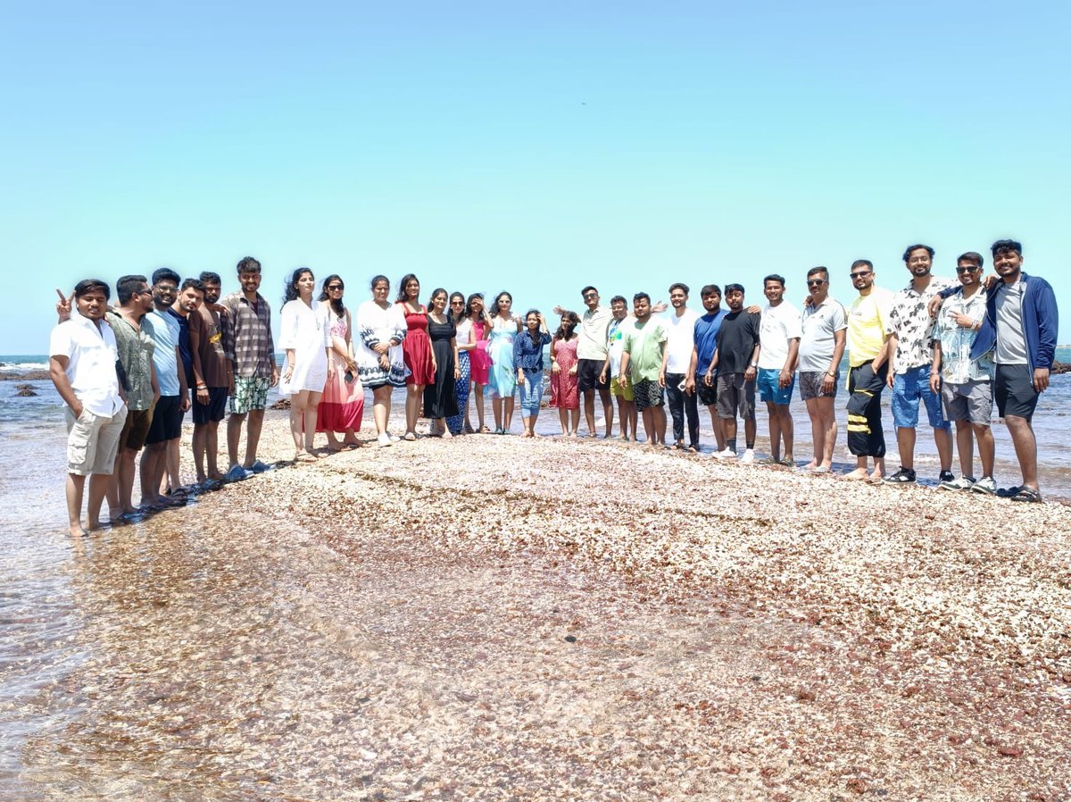 ajit_pawara12's tweet image. Team outing to Tarkarli Beach 🌊
Great moments of fun, games, and bonding with colleagues.
Refreshing break with amazing sea vibes! ✨
#TeamOuting #BeachVibes #Konkan