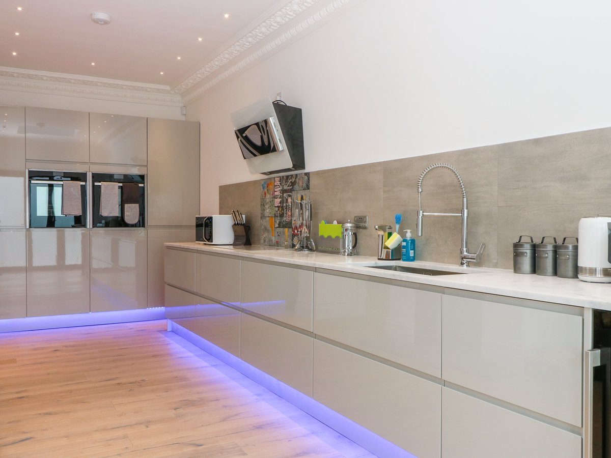 scateringcouk's tweet image. Cliffhanger, a 6-bed retreat in Hastings sleeping up to 14 people.

🛁 Hot tub
📍 Hastings, East Sussex

selfcatering.co.uk/england/east-s…

#Hastings #EastSussex #HotTub #HolidayCottage #SelfCatering