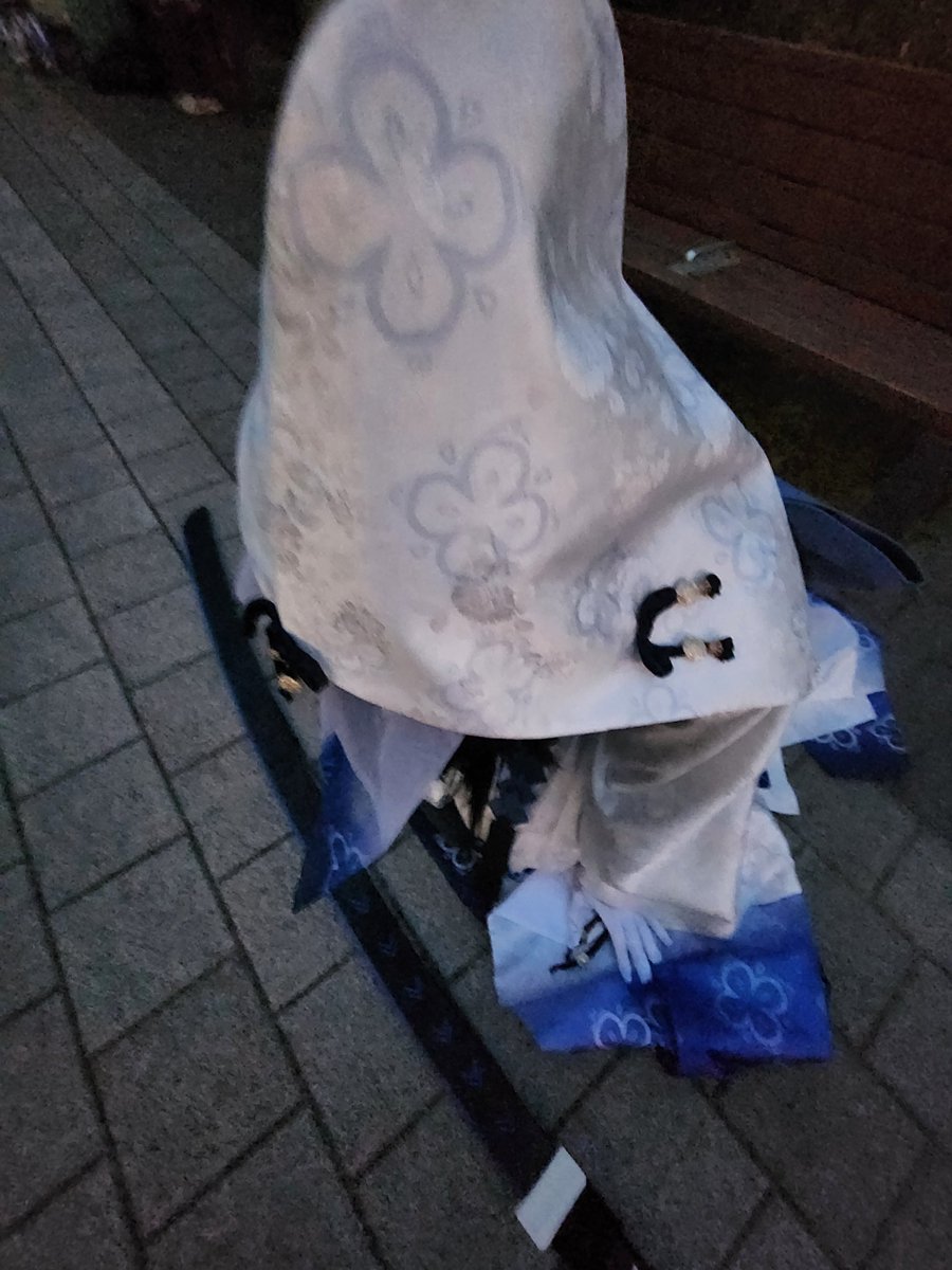 교수 tweet media