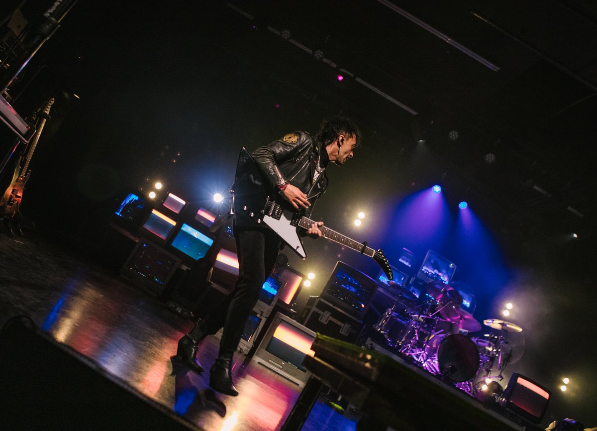 AtlasArtist's tweet photo. [show review] #BoysLikeGirls brought The Soundtrack of Your Life Tour to @themarqueeaz this week! Check out all the photos from a wonderfully nostalgic show: https://t.co/eMQchl74TO https://t.co/WX2yNehWur