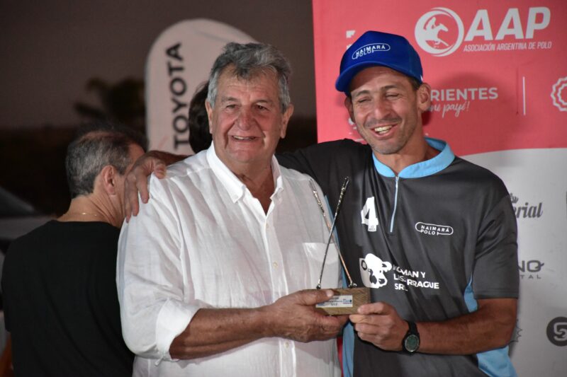 DespuesJuego's tweet image. Naimará La Madrugada se coronó campeón argentino de Polo.
➡️📝🔗 despuesdeljuegocorrientes.blogspot.com/2026/04/naimar… #Polo #Corrientes