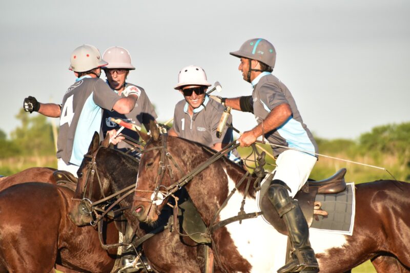 DespuesJuego's tweet image. Naimará La Madrugada se coronó campeón argentino de Polo.
➡️📝🔗 despuesdeljuegocorrientes.blogspot.com/2026/04/naimar… #Polo #Corrientes
